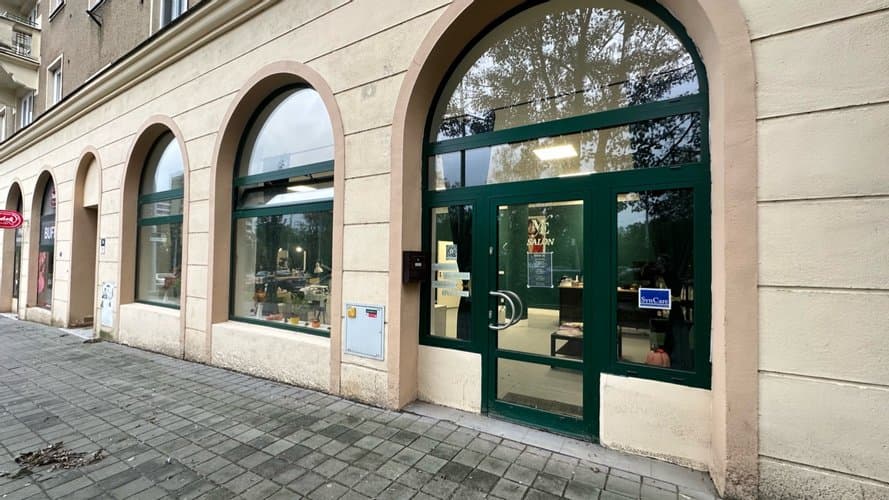 Salon Me - Gallery Image 1
