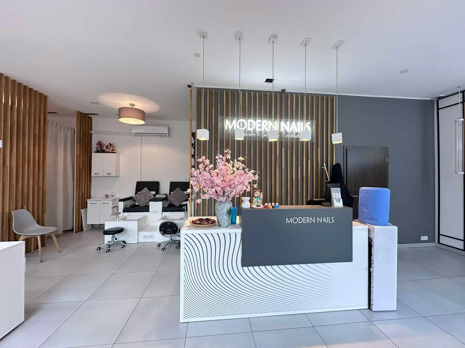 Modern Nails - common.gallery_image