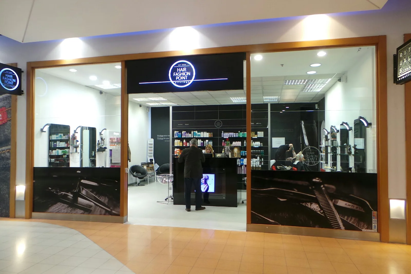 Hair Fashion Point kadeřnictví – interiér salonu