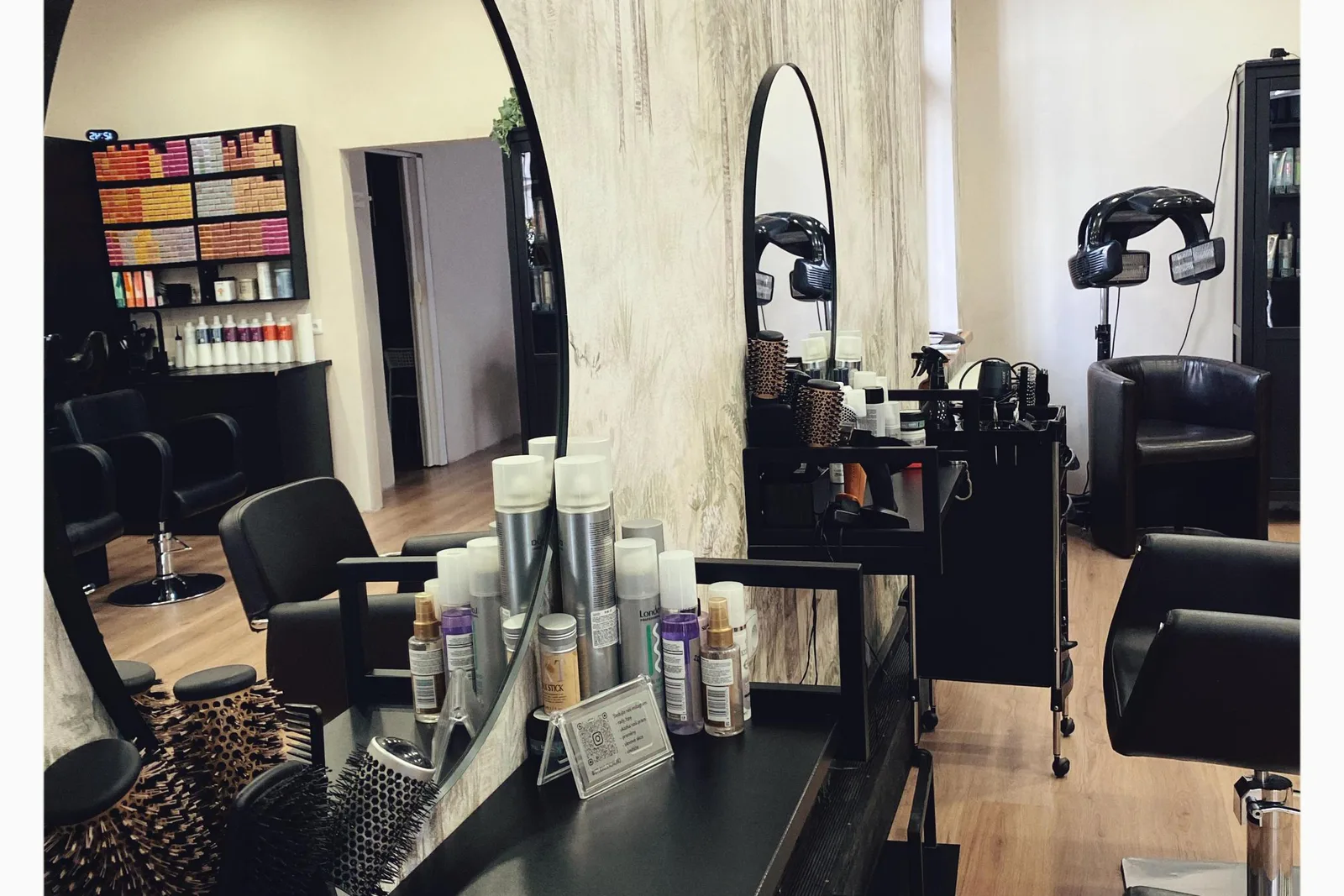 Studio Eňo ňuňo – interiér salonu