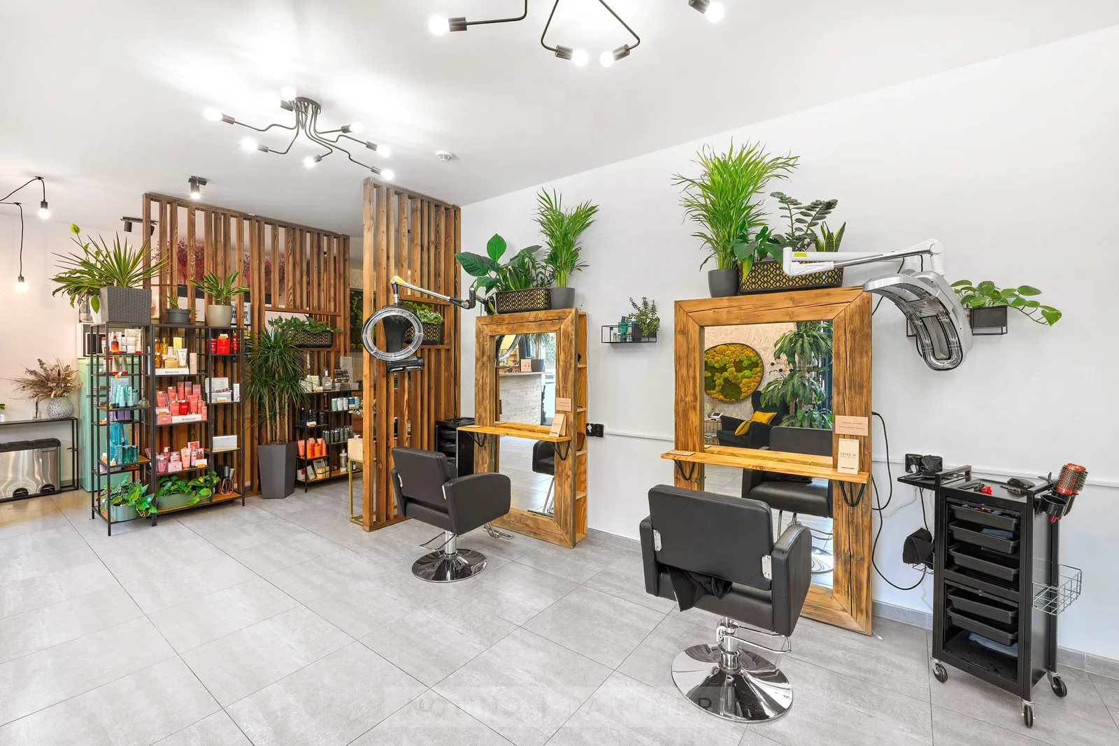 LEVEL 10 Hairsalon Chodov – interiér salonu
