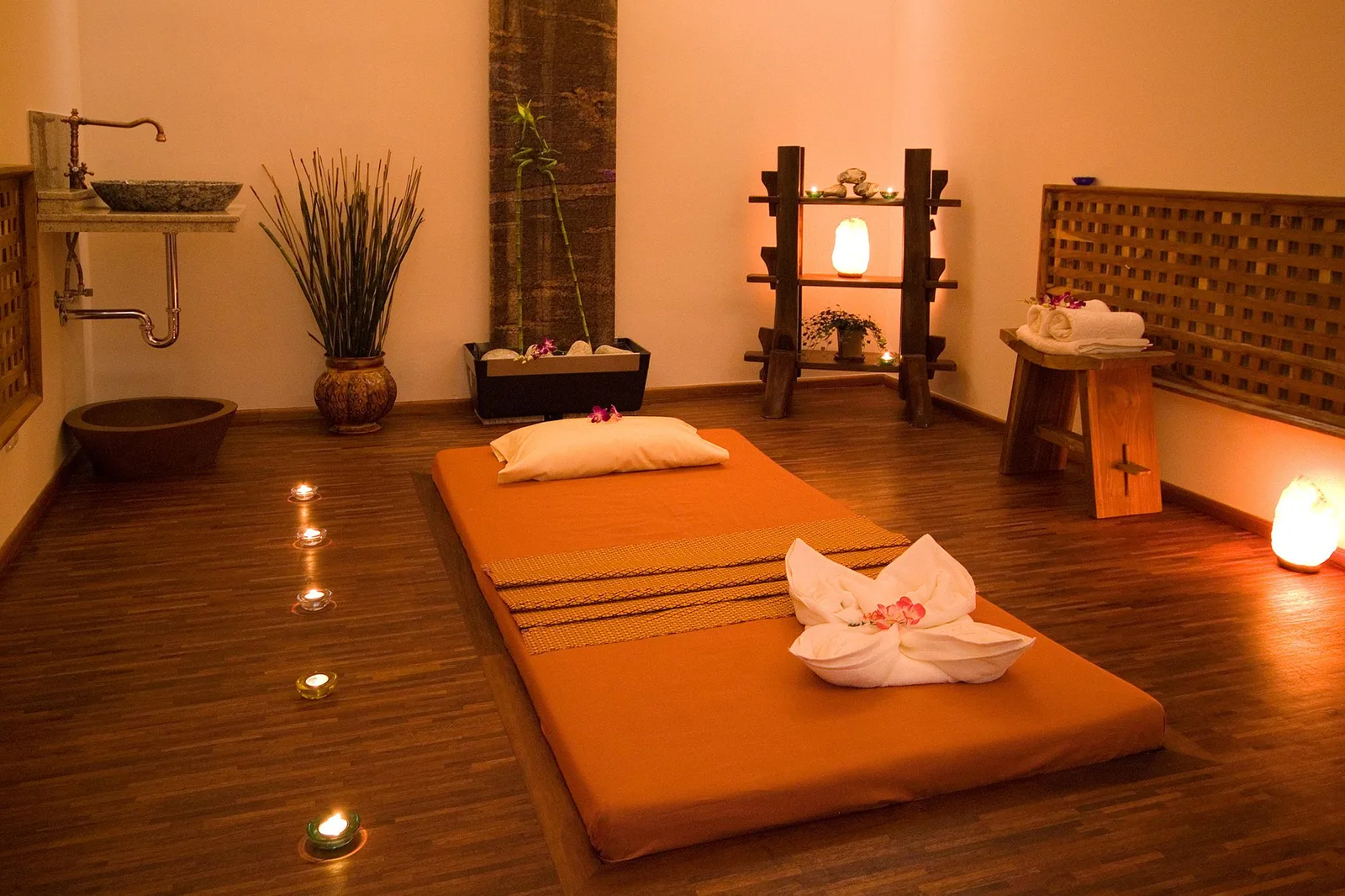 Ambassador Thai & Wellness Club – interiér salonu