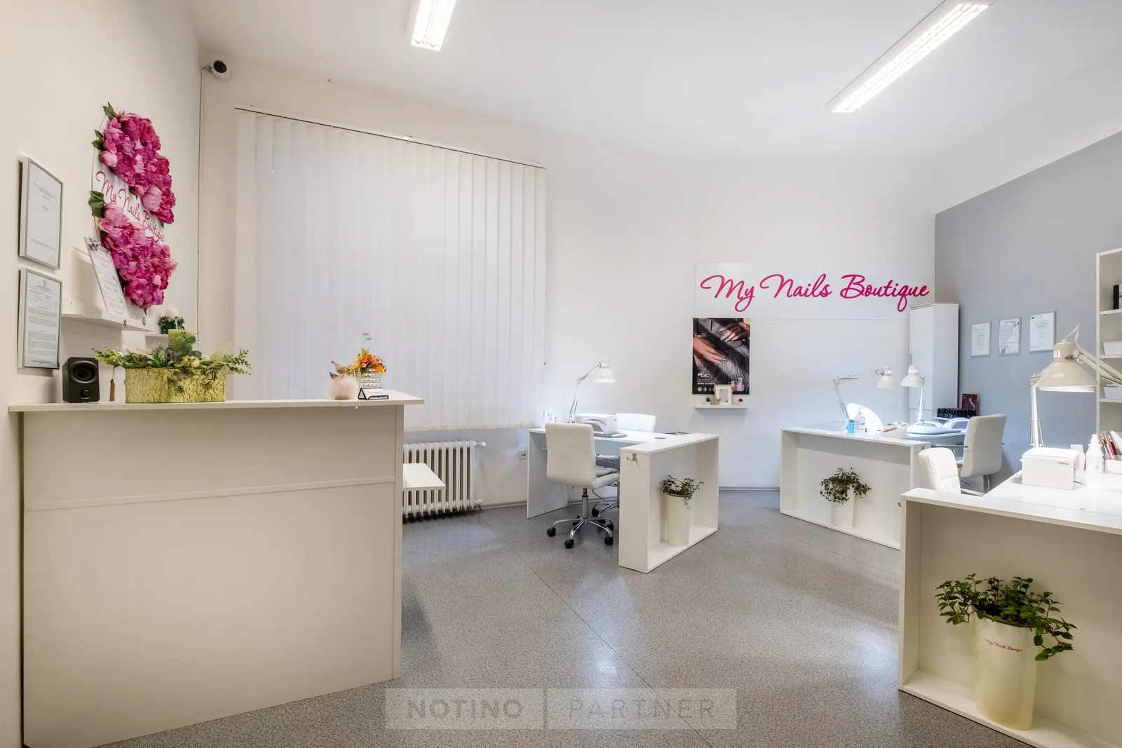 My Nails Boutique Manikúra, Pedikúra, Ličeni, Osvědčení, Obchod s nehtovými materiály – interiér salonu