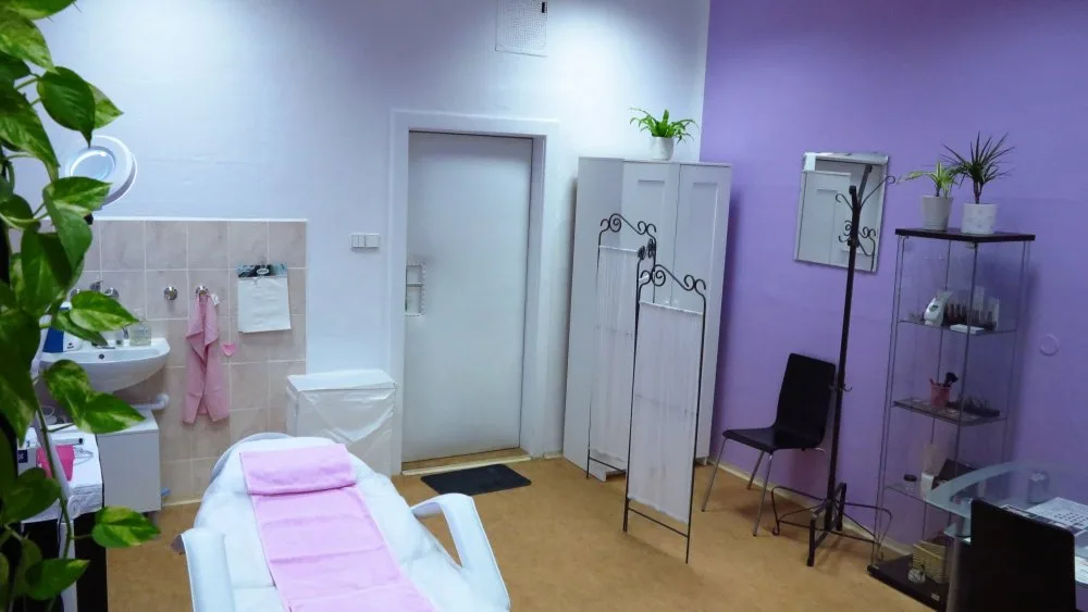 Líčení kosmetika – interiér salonu