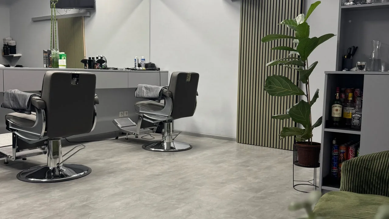 Barber RUSLAN SALIKHOV – interiér salonu
