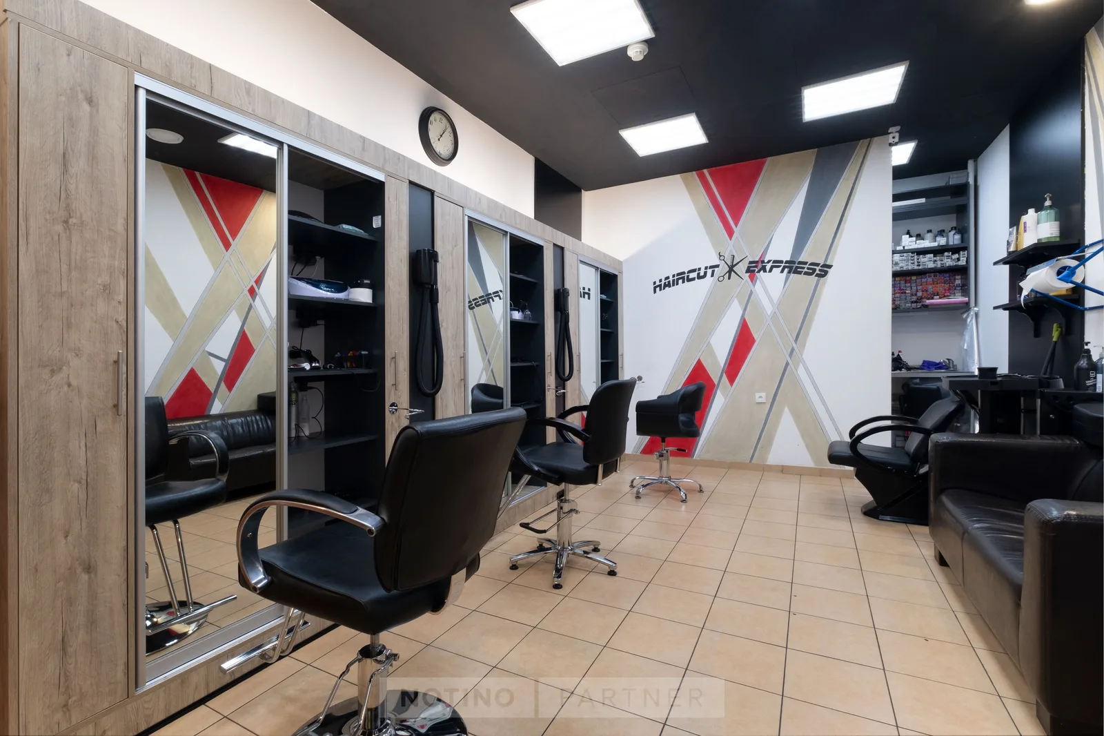 Haircutexpress – interiér salonu
