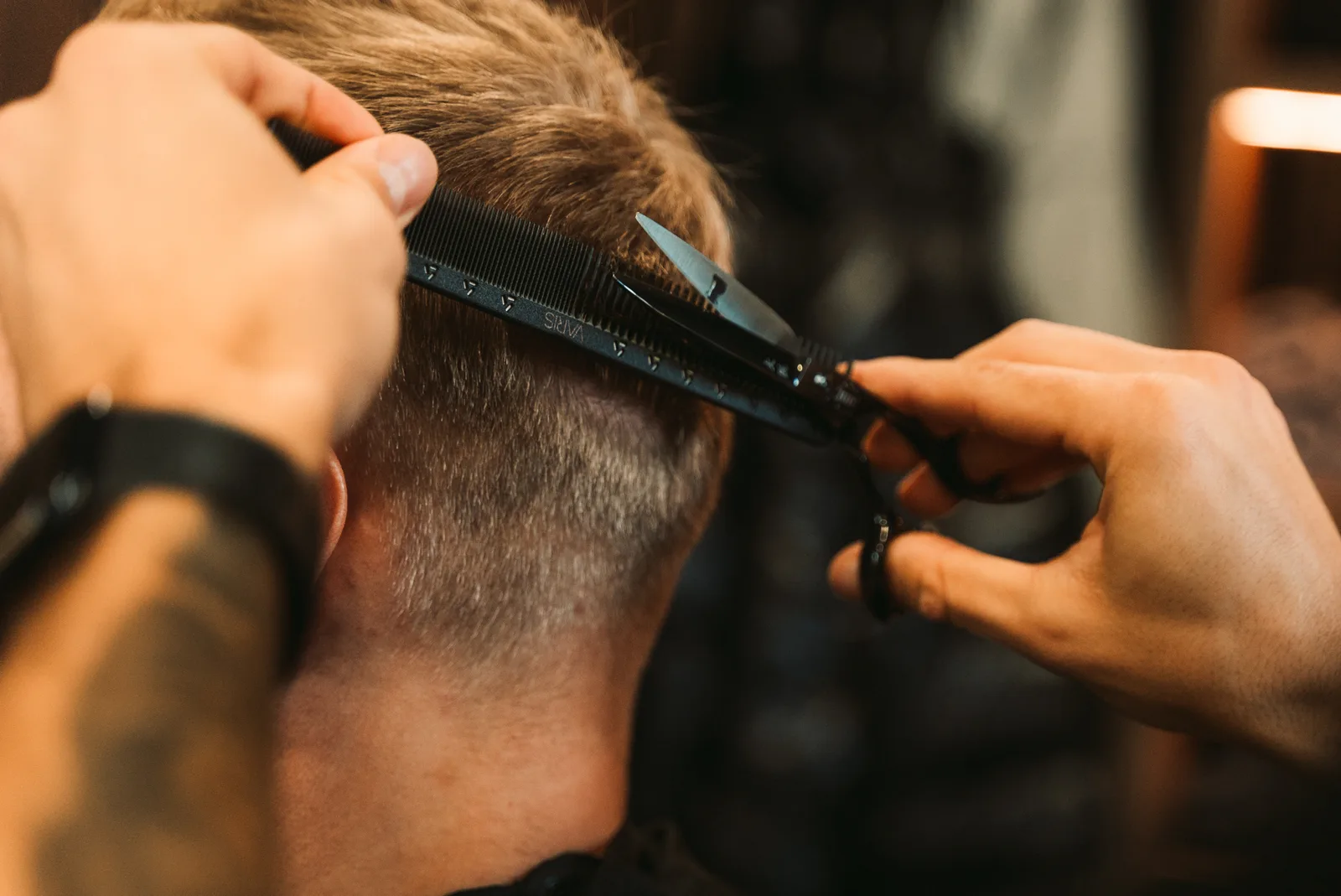 Střih strojkem (bez Fade) (30 min) – ukázka práce, Zenith – barber, fyzioterapie a péče o tělo