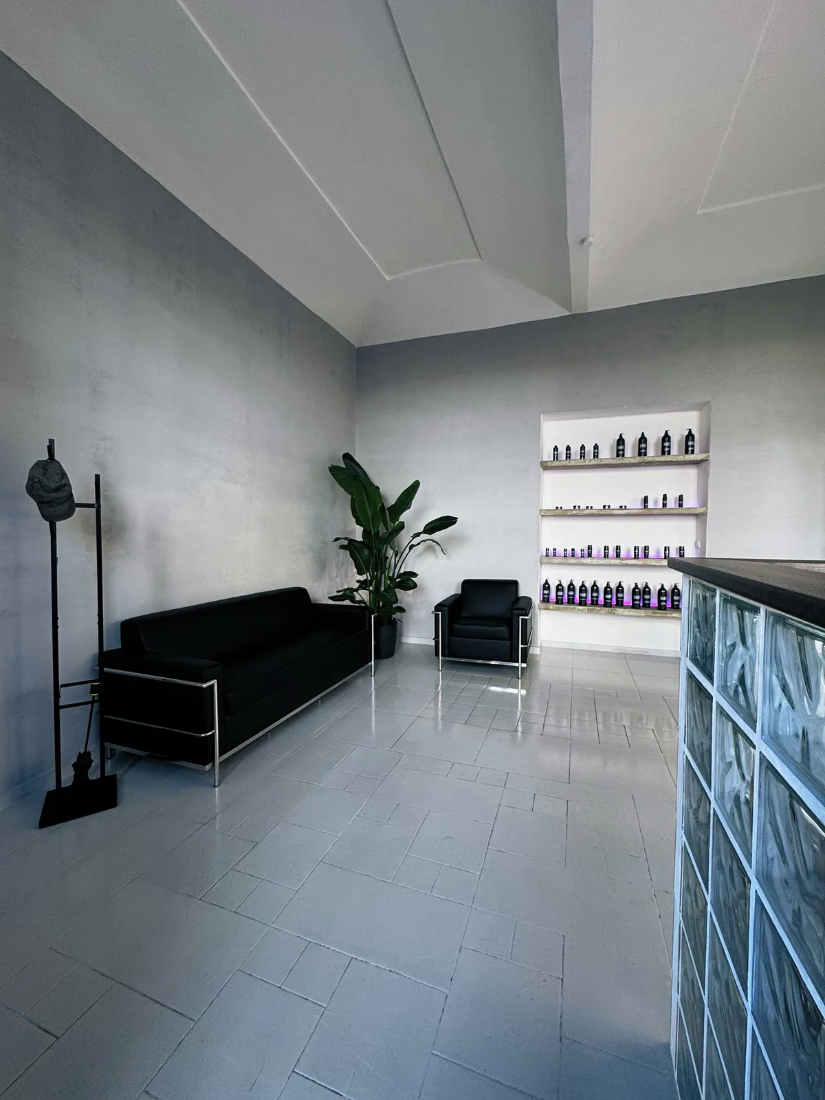 Bart Barbershop Holešovice – interiér salonu