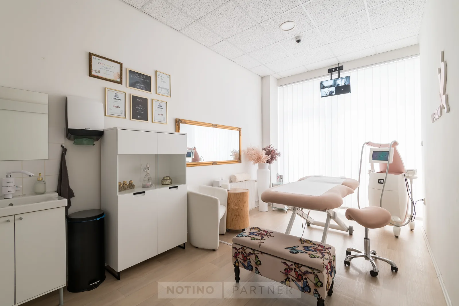 Browlash lounge – interiér salonu