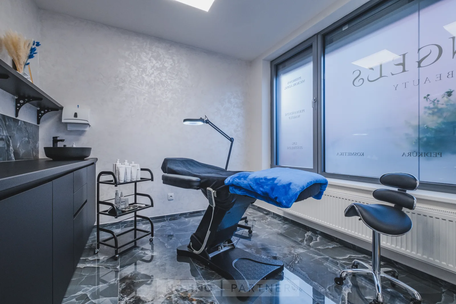 Elektro house | Elektroepilace Brno – interiér salonu