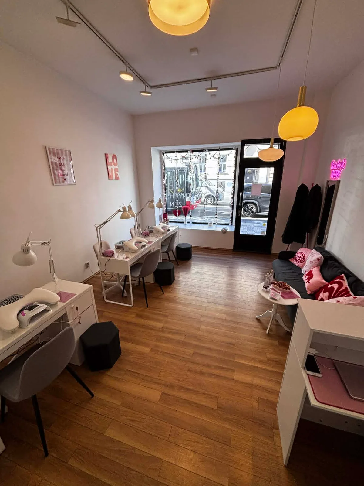 ZEFIR lab – interiér salonu