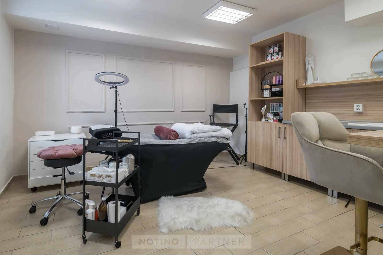 SALON 7. nebe – interiér salonu