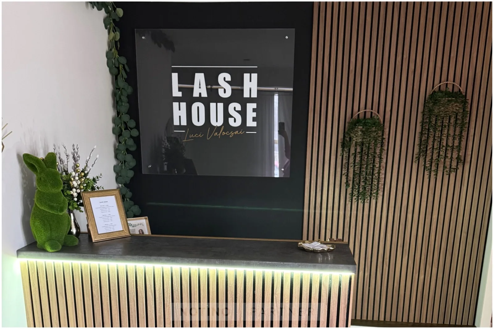 Lash House – interiér salonu