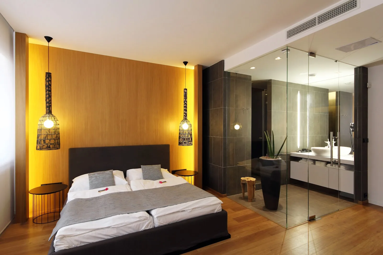 Hotel Tomášov: Rituály Sára Stiksová – interiér salonu