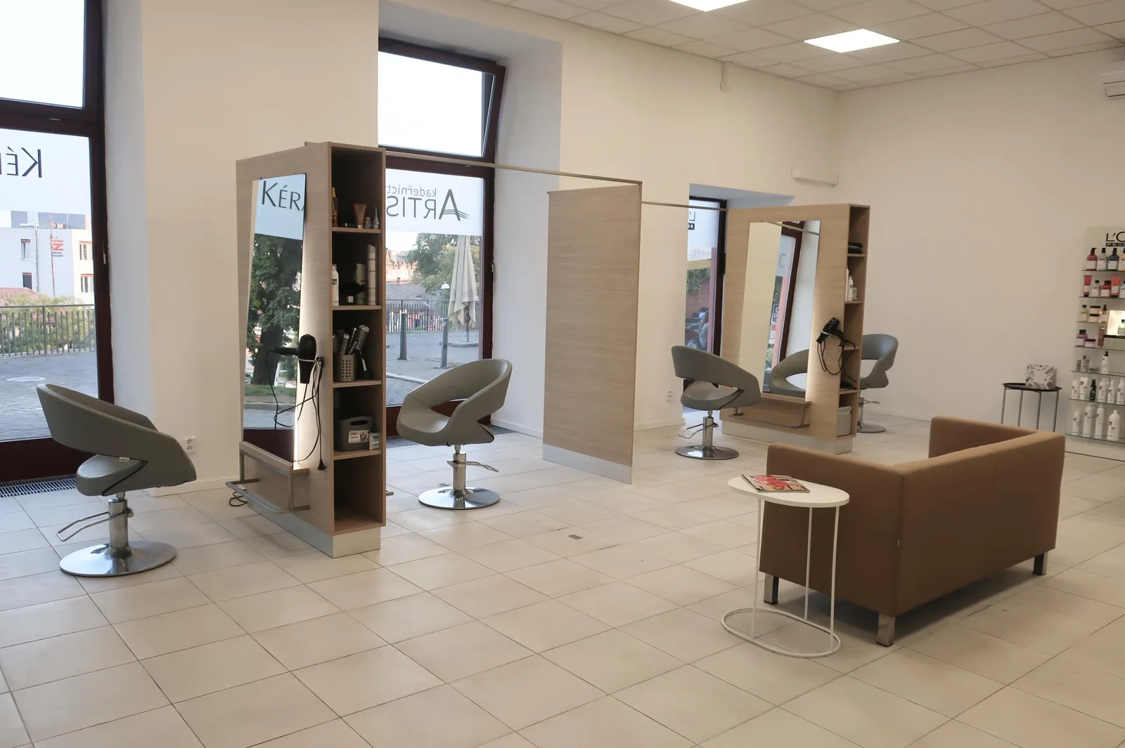 Artistic – interiér salonu