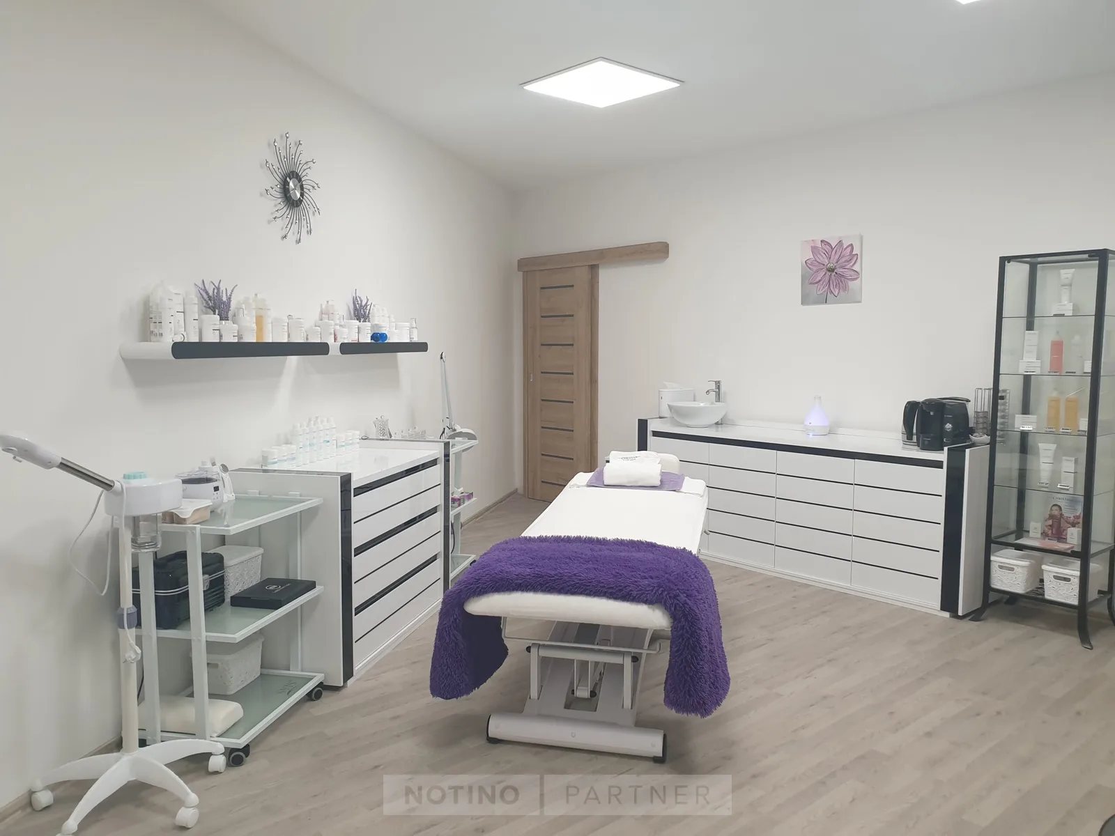 ANSI – Salon krásy – interiér salonu
