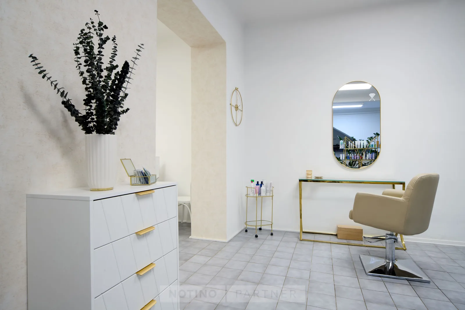 Mint salon - pánský styling @hairbyreneneme – interiér salonu