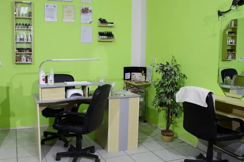 Nehtové Studio NELLIS – interiér salonu