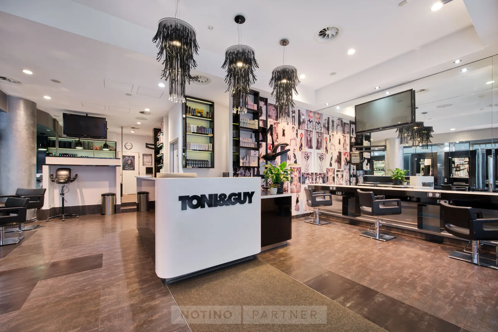 TONI&GUY – Opletalova – interiér salonu