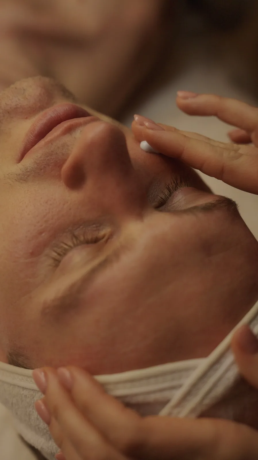 Kosmetické ošetření obličeje – ukázka práce, theskin | Kosmetický salon