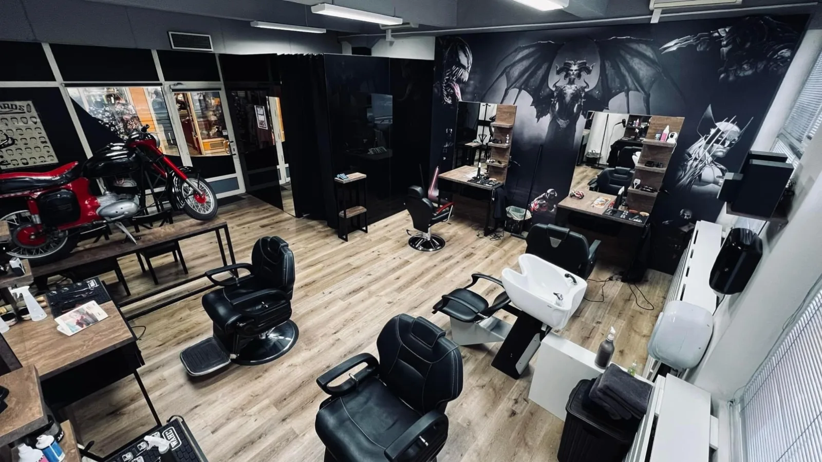 Pánské kadeřnictví Karpec – interiér salonu