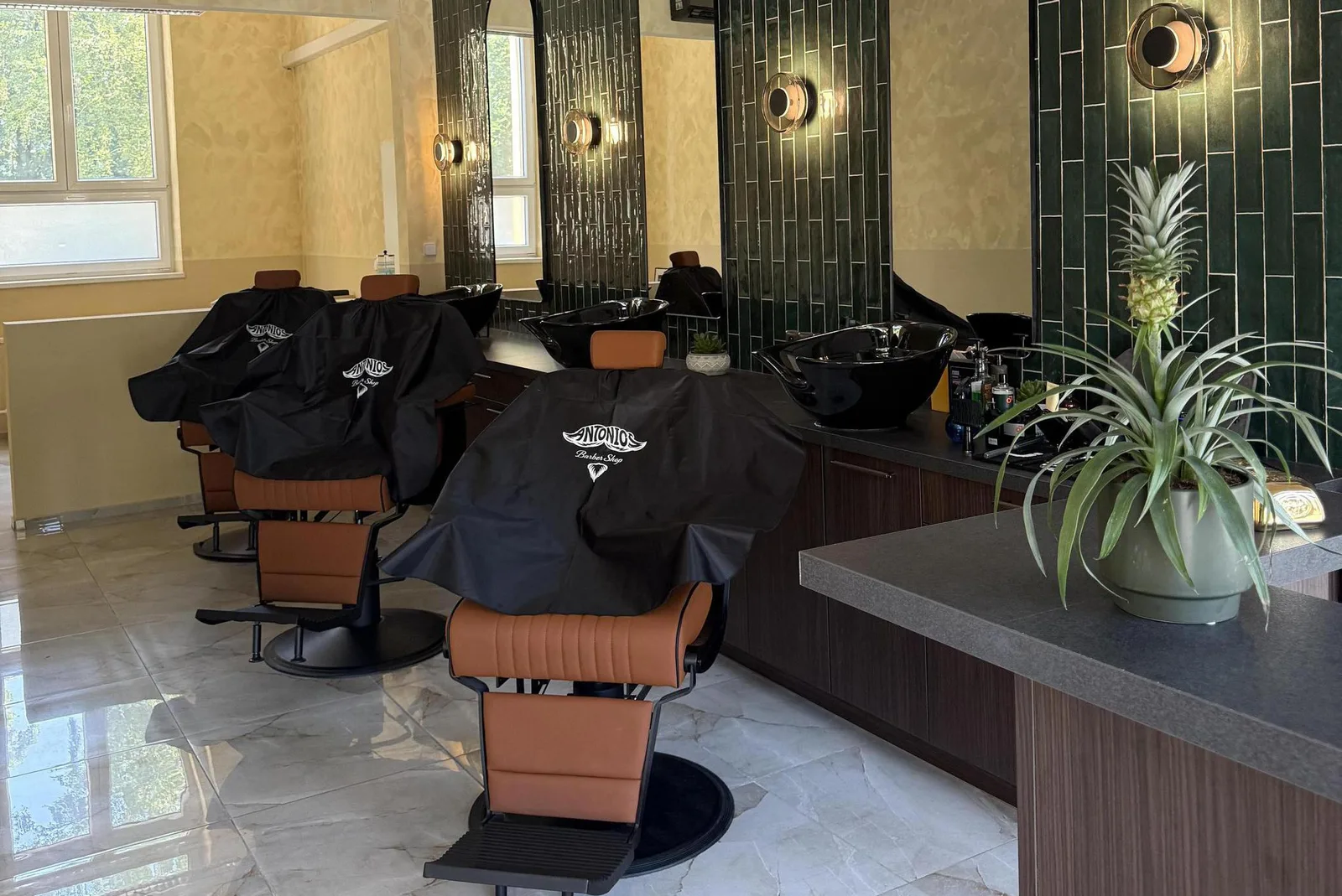 Antonio’s Barbershop – interiér salonu