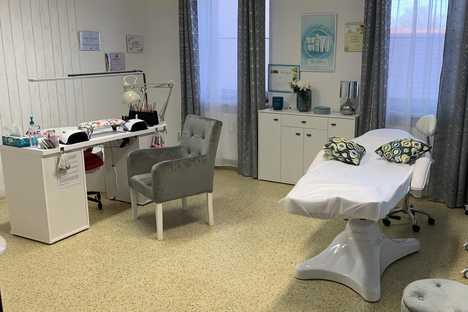 Olga & Olena nehtové studio – interiér salonu
