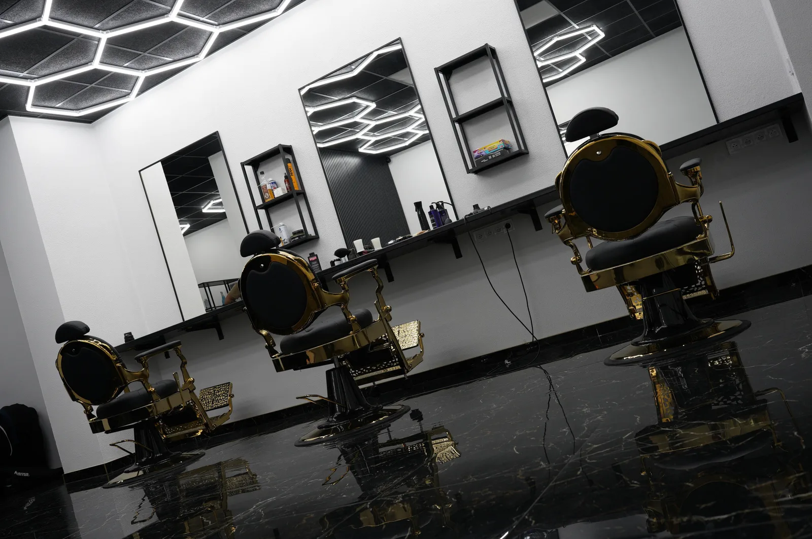 HOUSE FOR MAN barbershop – interiér salonu