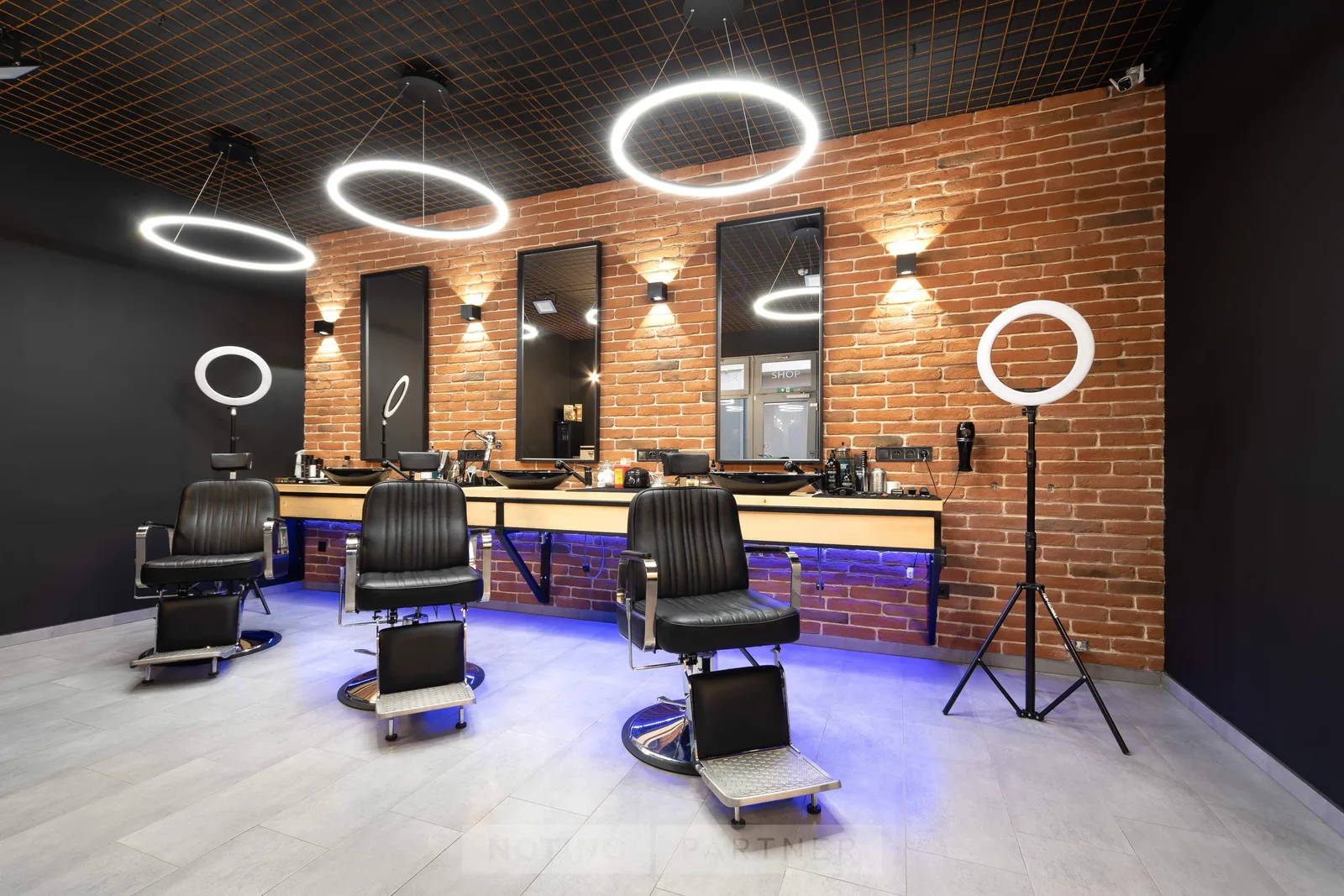 Noble Barber & Shop – interiér salonu