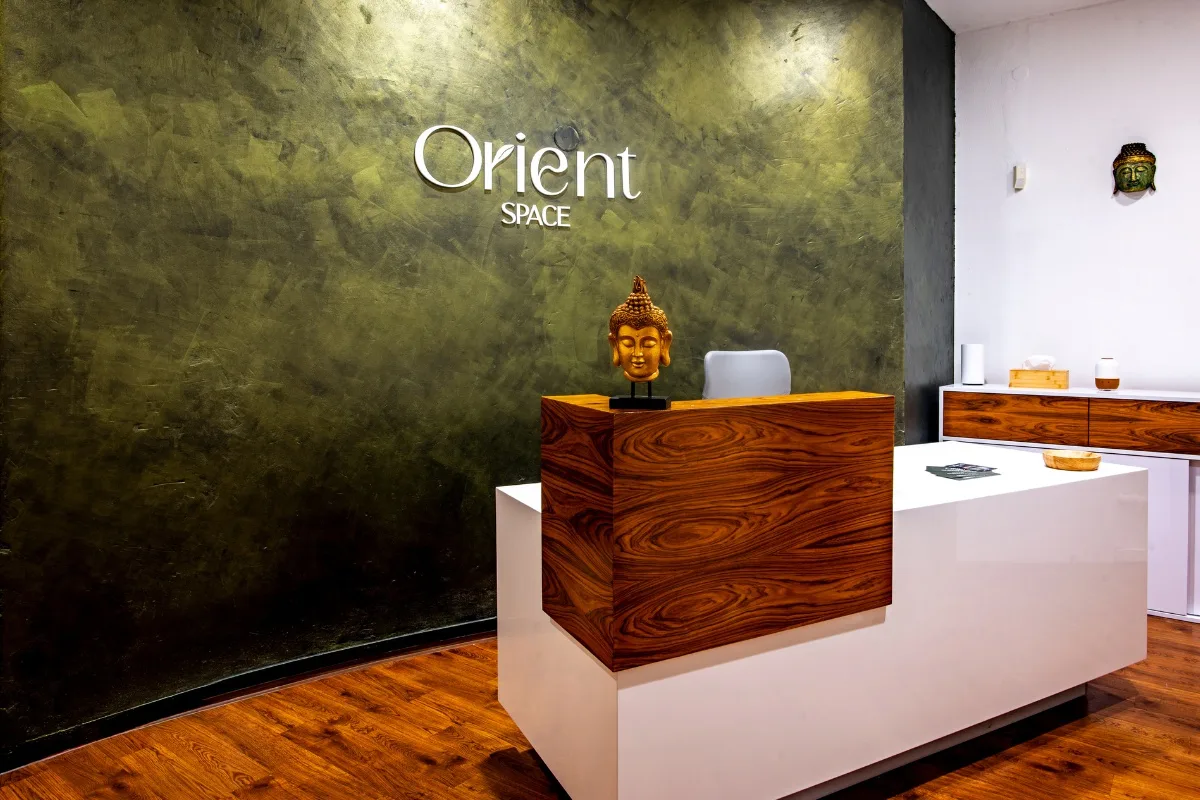 Orient Space – interiér salonu