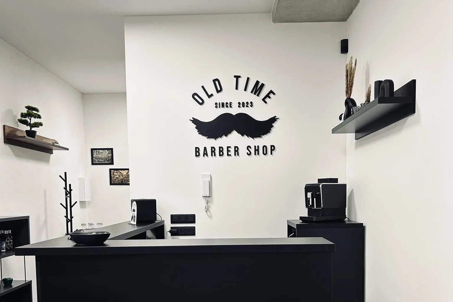 Old Time Barber Shop – interiér salonu