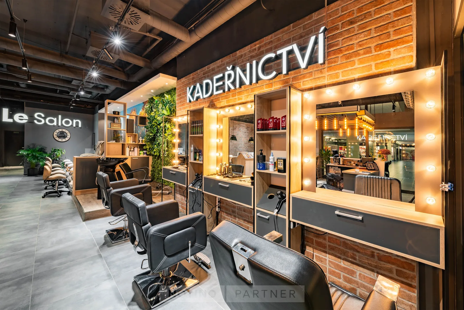 Le Salon – interiér salonu