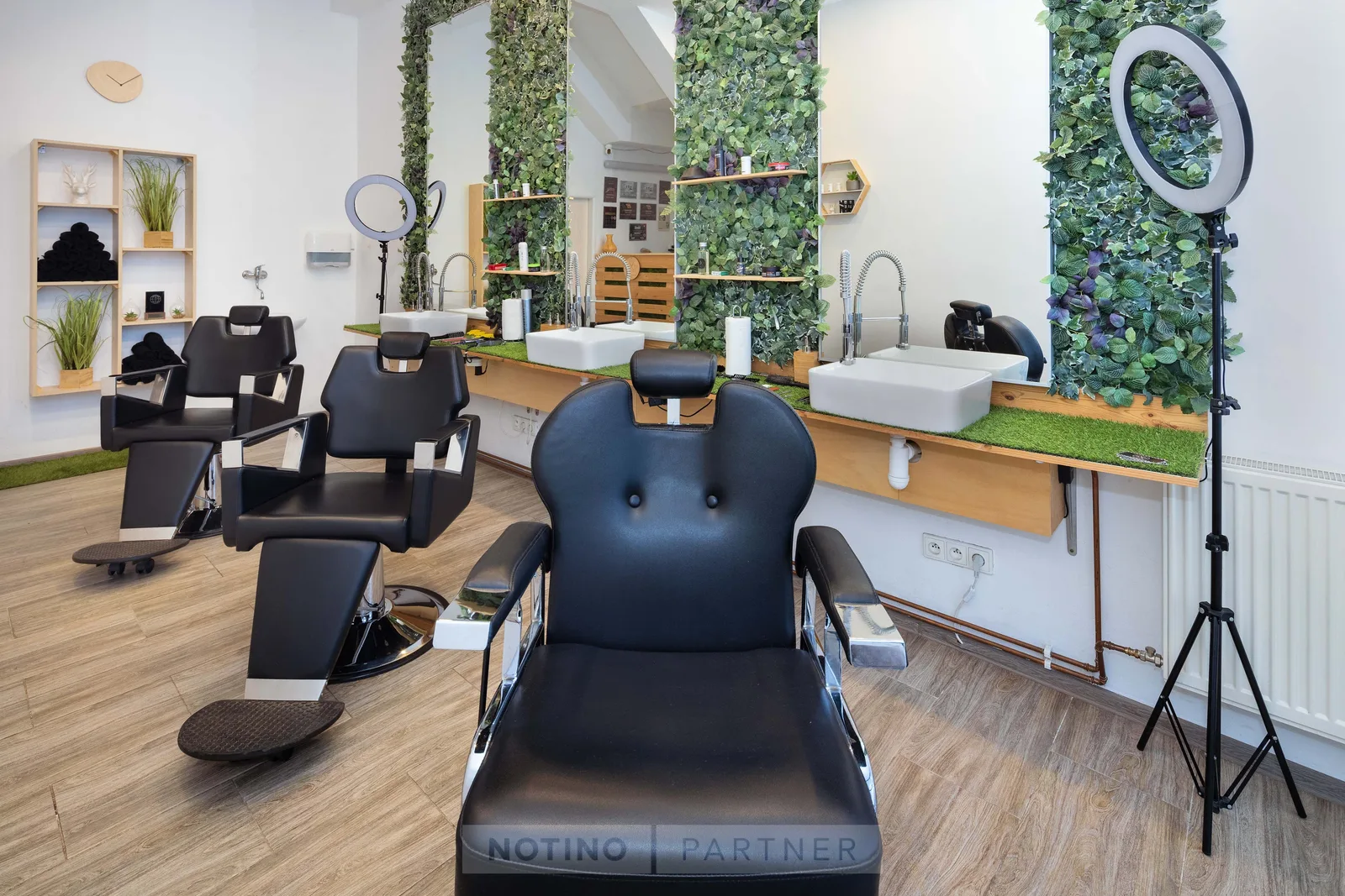 M&M Barbershop – interiér salonu