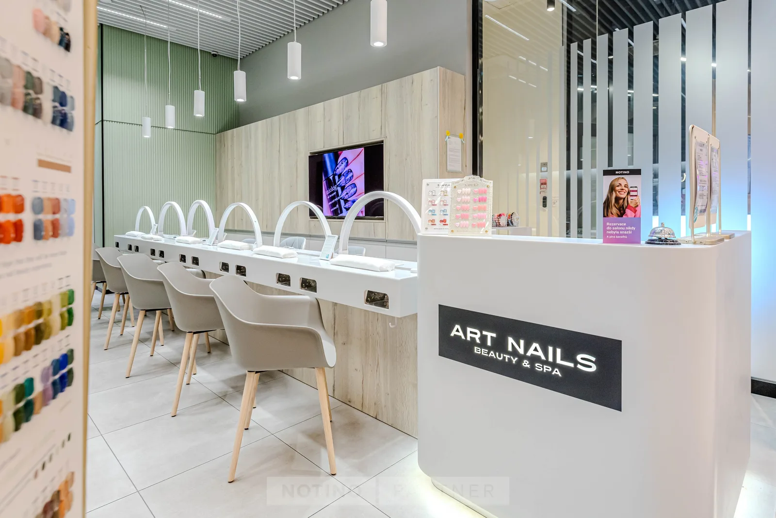 Art Nails – Máj Národní – interiér salonu