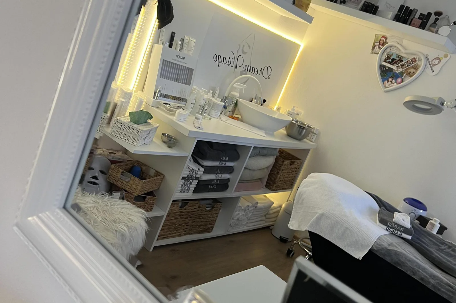 Dream Visage – interiér salonu