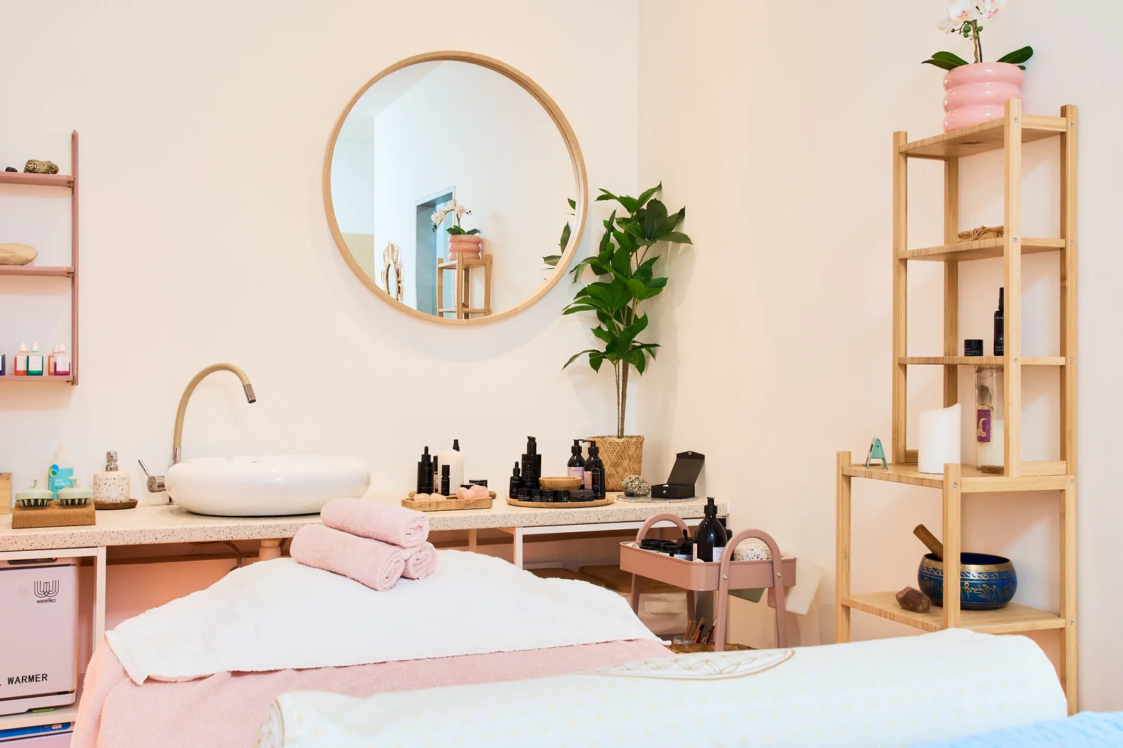 BIOTýna salon Bio Kosmetická péče Masáže BIO MANI a PEDI Lymfomodelace – interiér salonu