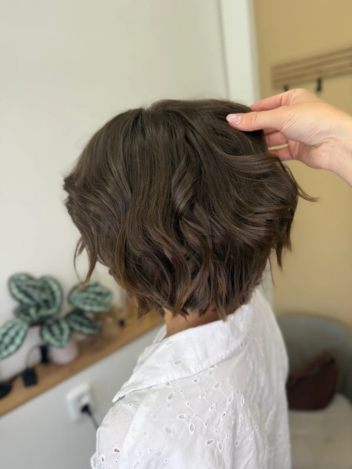 Dámský střih (mytí, masáž hlavy a šíje, střih, foukaná, styling) – ukázka práce, Vlasový Ateliér Mělník