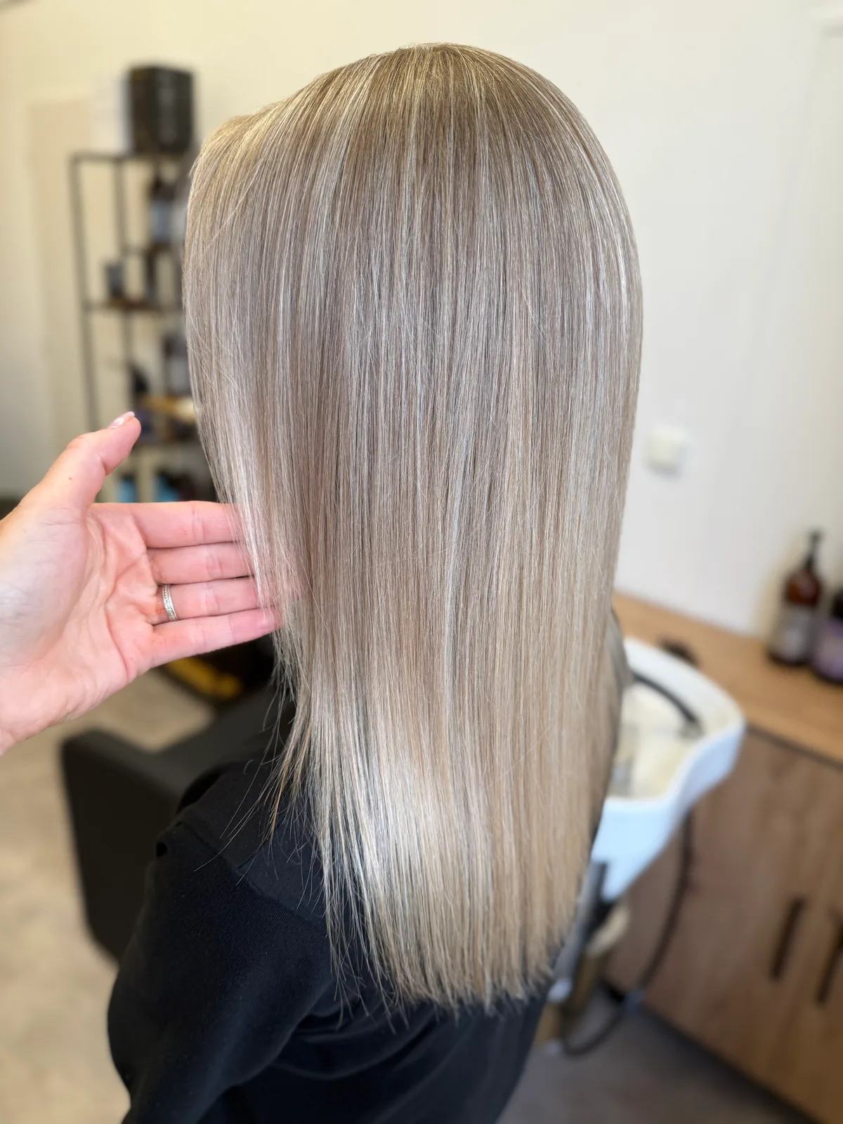 Melír - základní ( mytí, masáž hlavy a šíje, střih, foukaná, styling ) – ukázka práce, Vlasový Ateliér Mělník