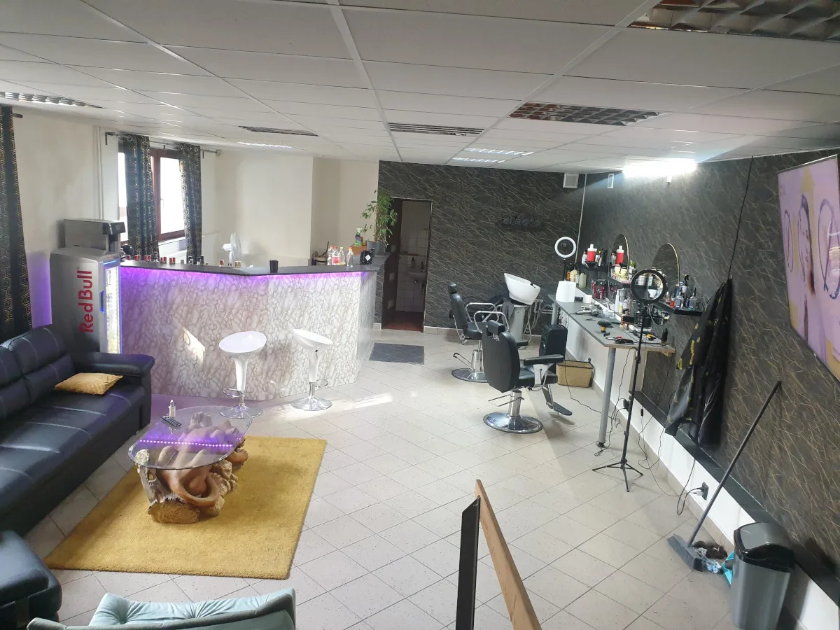 Tony's Barbershop – interiér salonu
