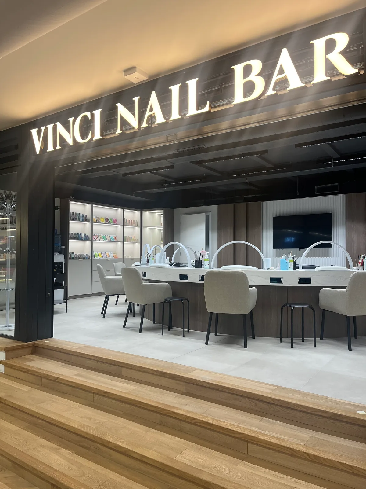 VINCI nail bar – interiér salonu