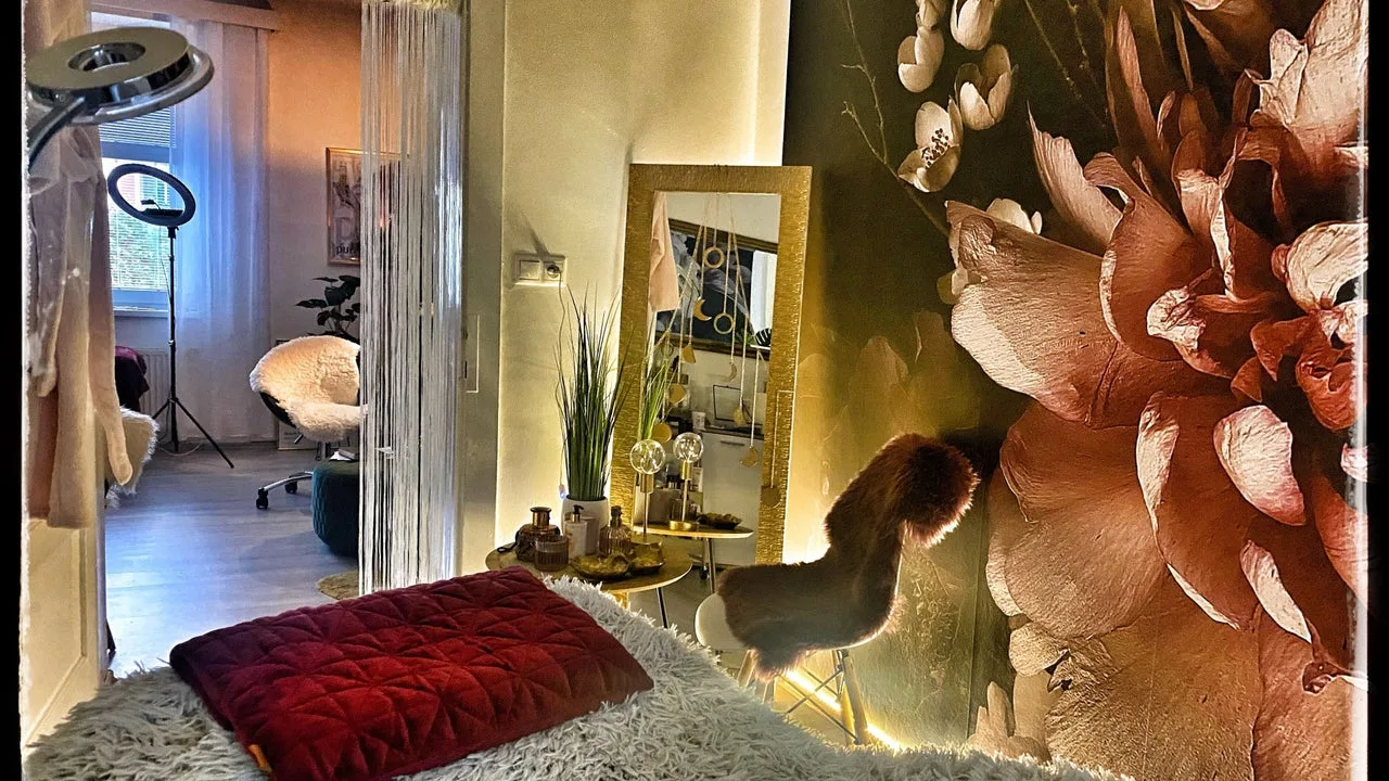 SALON QUAINTRELLE KADAŇ – interiér salonu