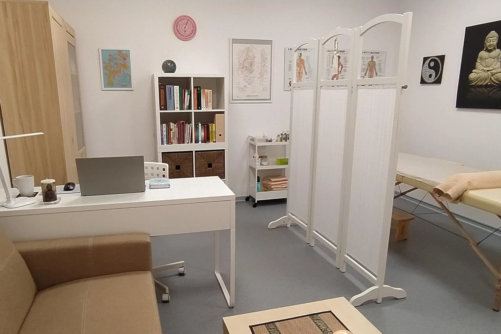 Tradiční čínská medicína a Masáže - Adriana Kúrová – interiér salonu