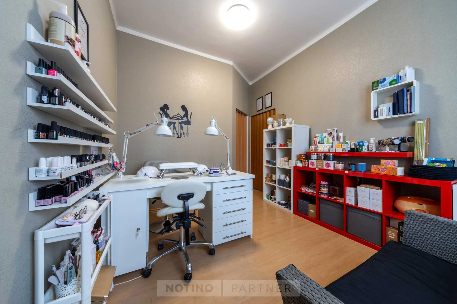alena nails – interiér salonu
