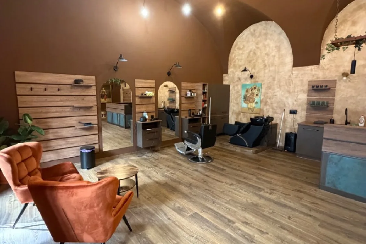 Johnny’s Barbershop – interiér salonu