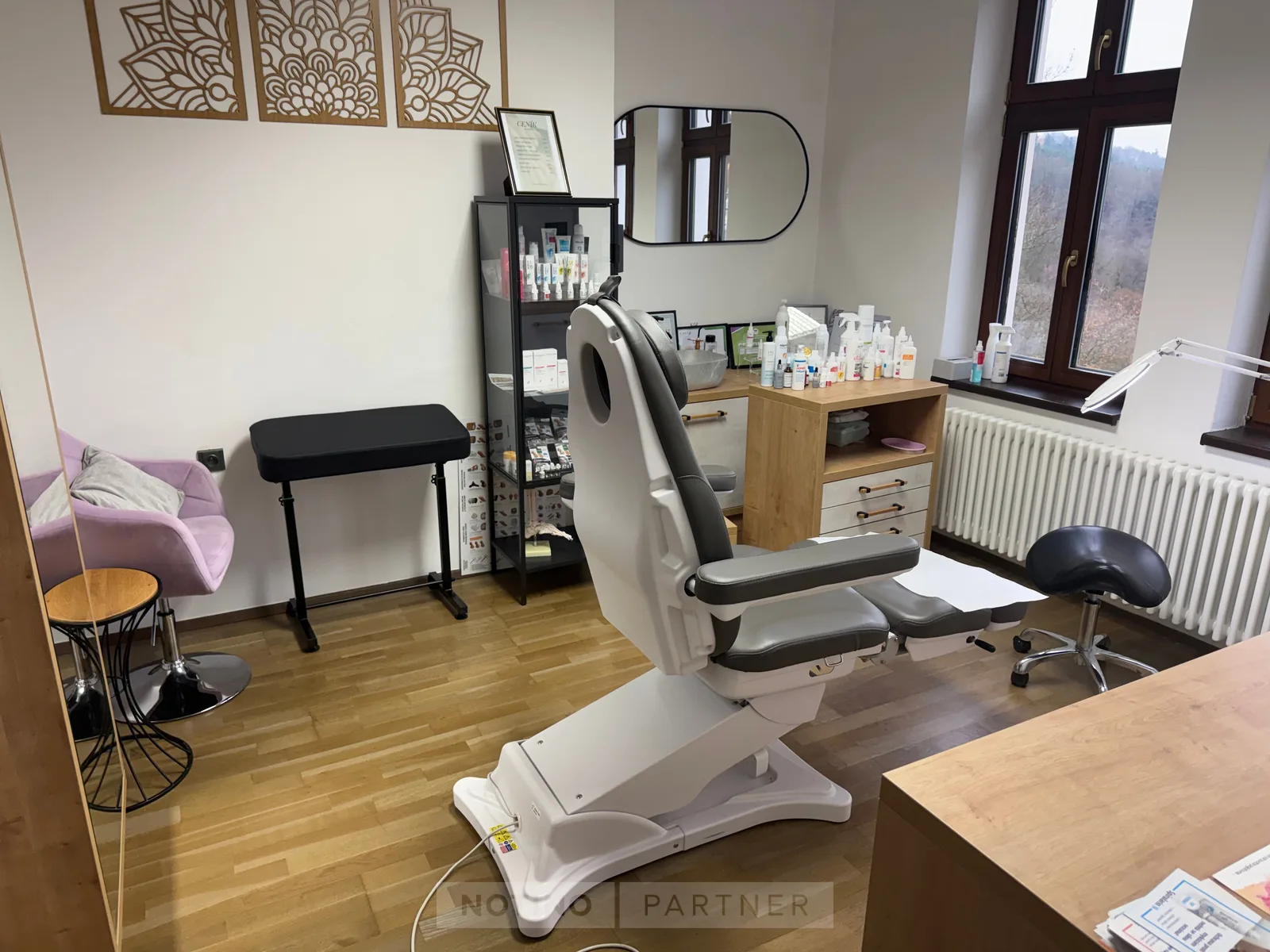 PEDITABOR – interiér salonu