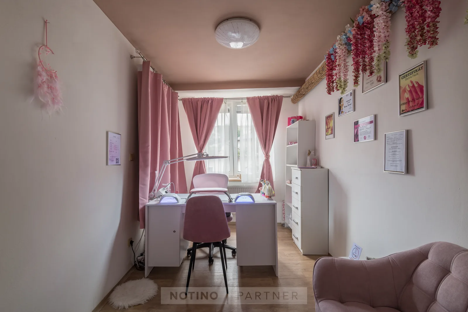 Nehty Markéta Zelinková – interiér salonu