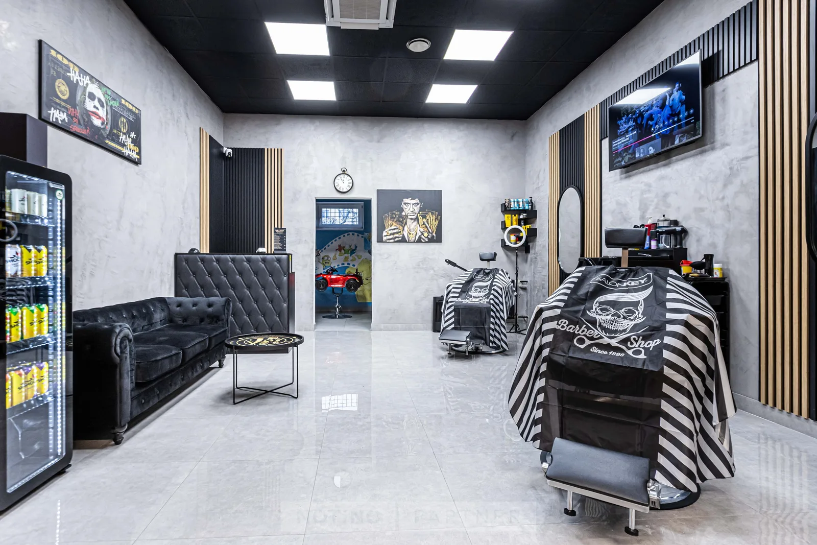 The Cartel barbershop – interiér salonu