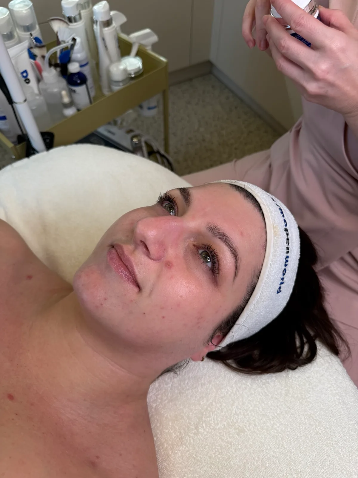 ZDRAVÁ A SVĚŽÍ PLEŤ - ošetření podle potřeb pleti – ukázka práce, Glowing