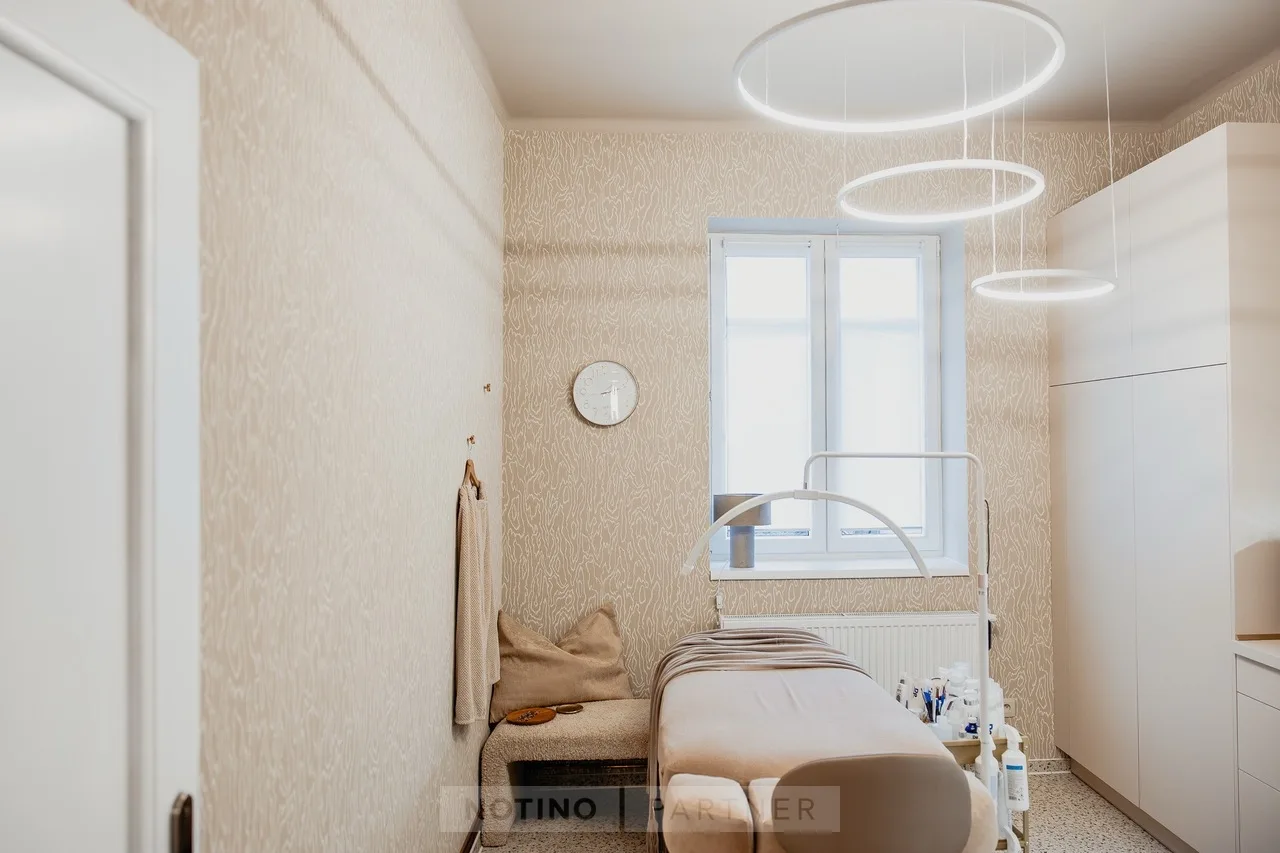Glowing – interiér salonu