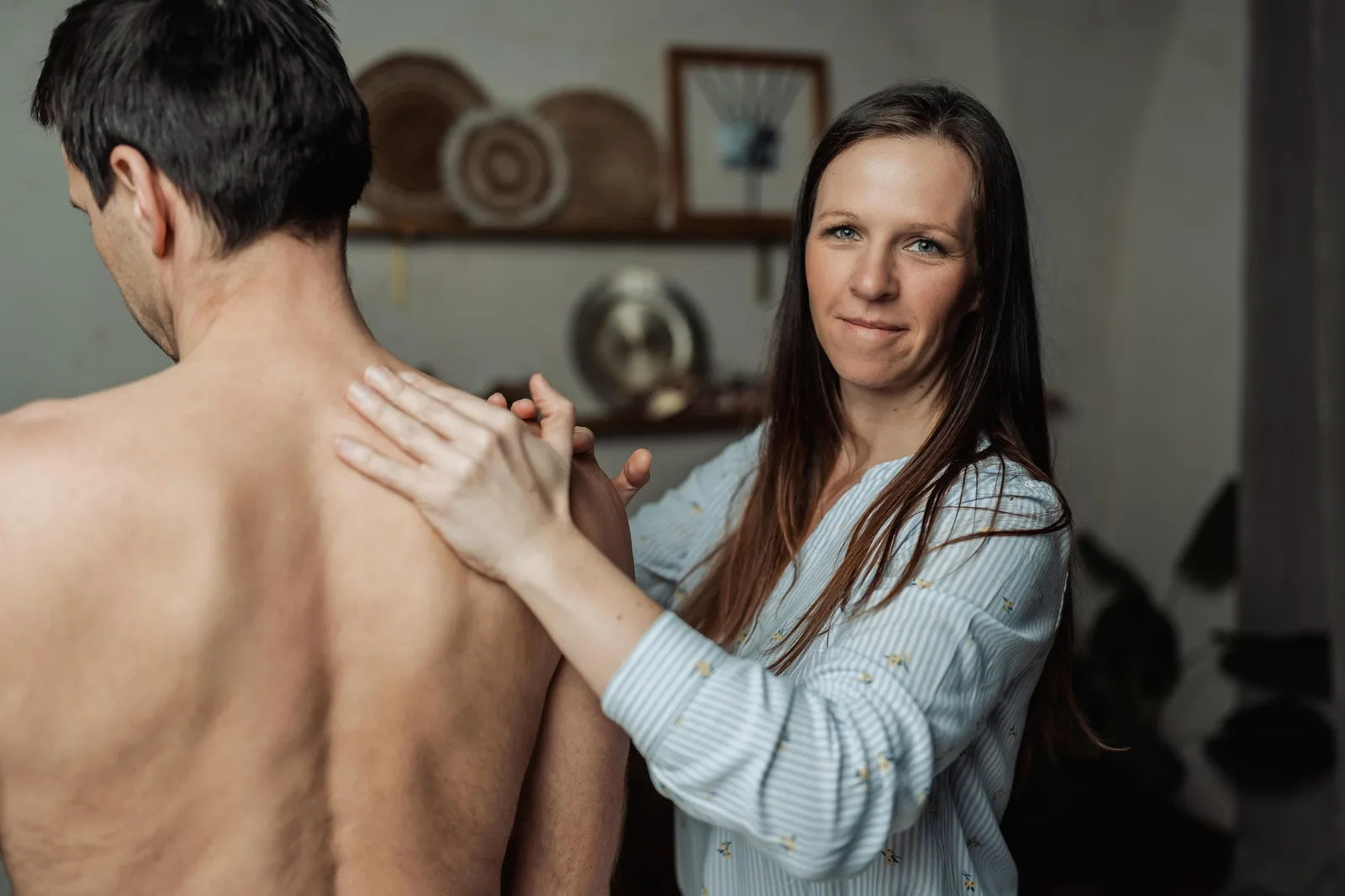 Masáž 60 min. – ukázka práce, Masáže Martina Čandová